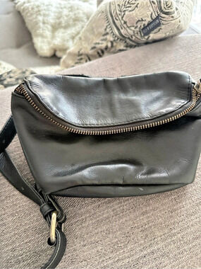MANDRN Black Leather Crossbody Bag